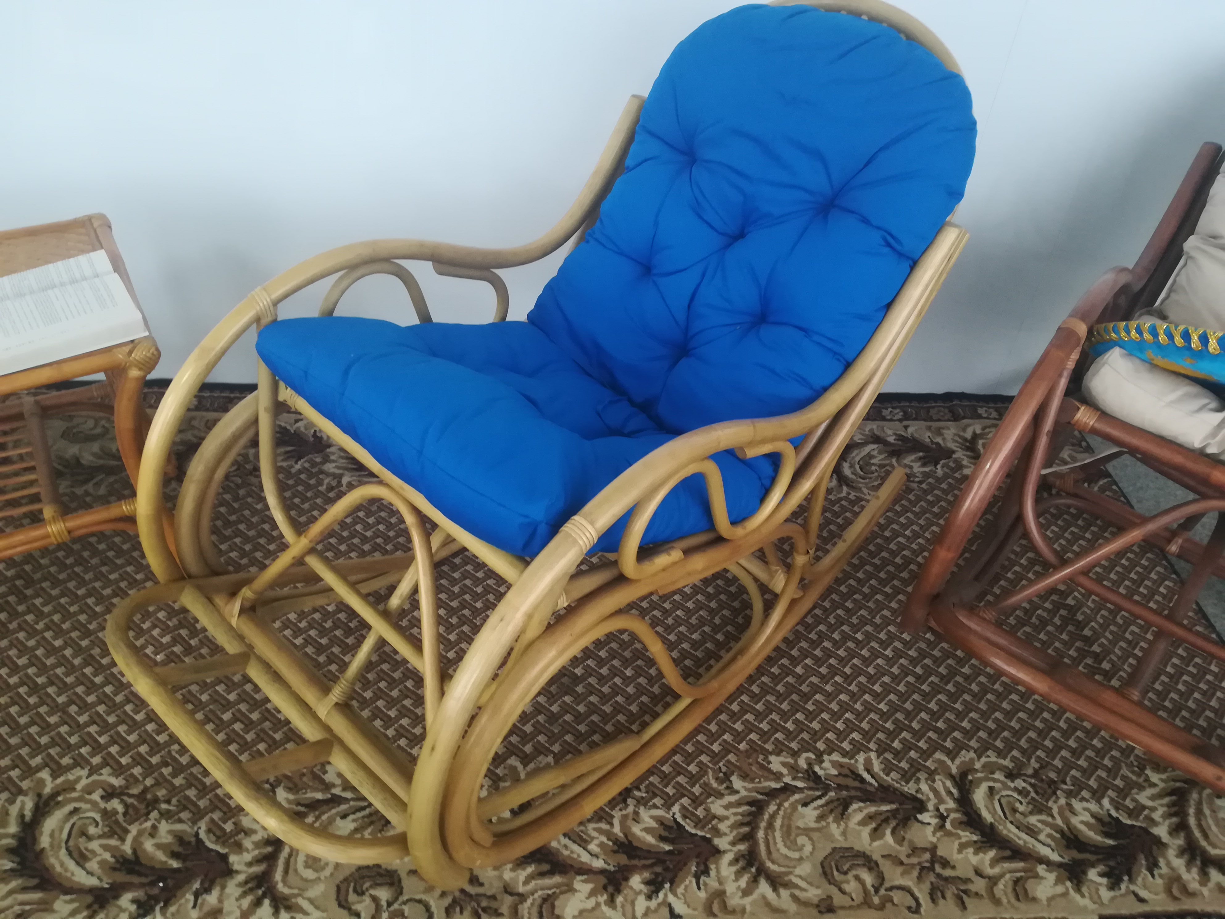 Кресло-качалка из натурального ротанга